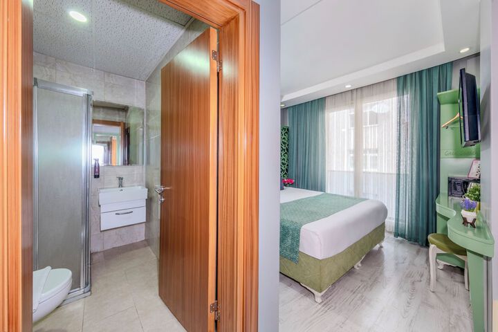 Room 26 of 42