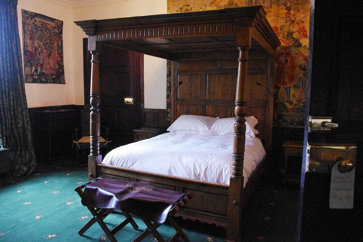 Room 13 of 46