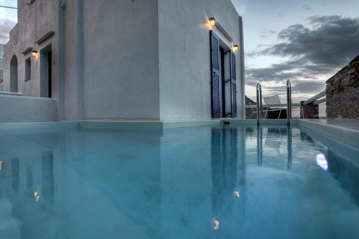 Pool 42 of 67