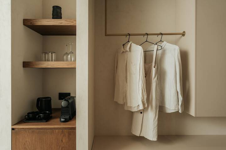 Room 13 of 42
