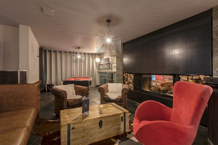 Lounge 90 of 120