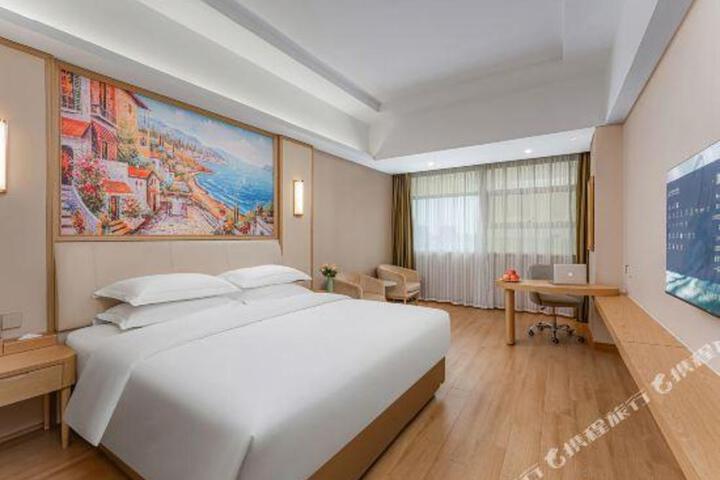 Vienna Hotel (Suining Central Street East Ring Island Branch)