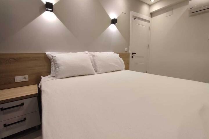 Room 8 of 42