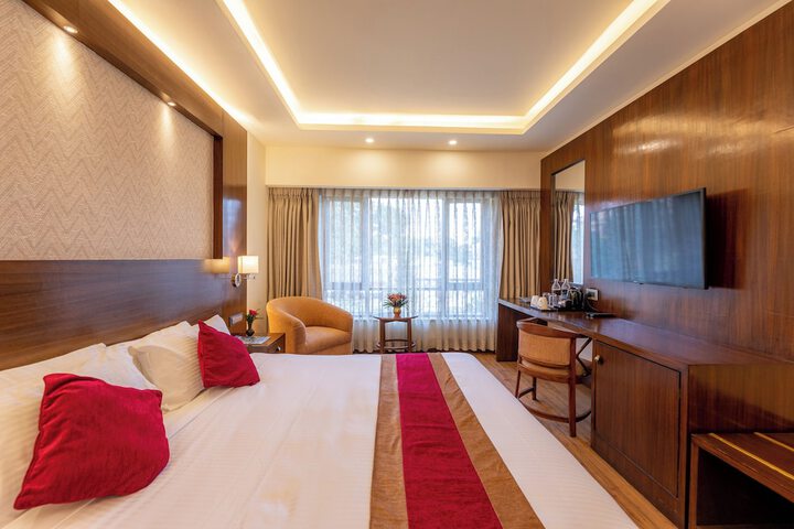 Room 33 of 191