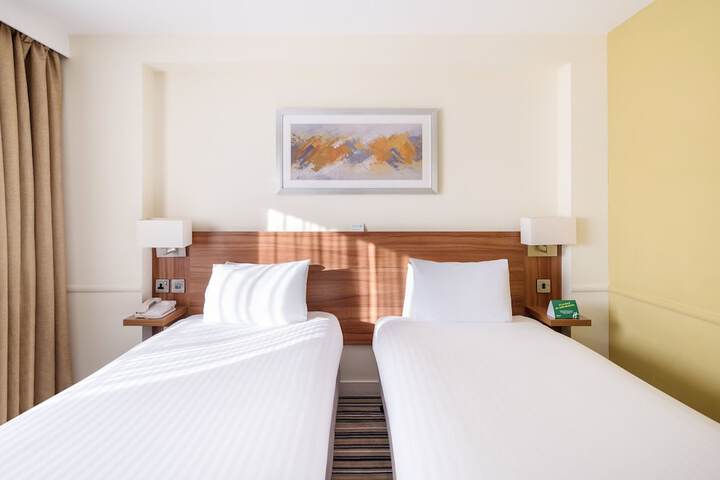 Room 12 of 88