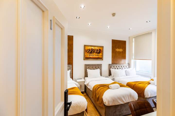 Room 17 of 60