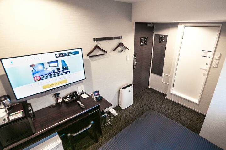 Room 5 of 16