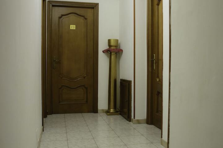 Ballroom/Hall 22 of 24