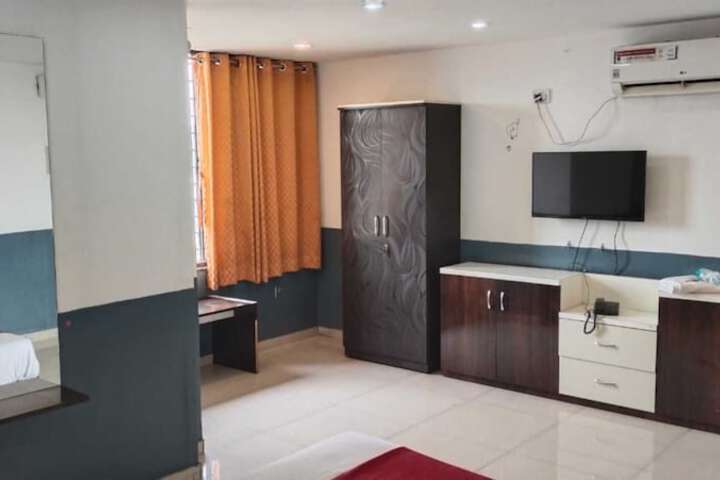 Room 8 of 37