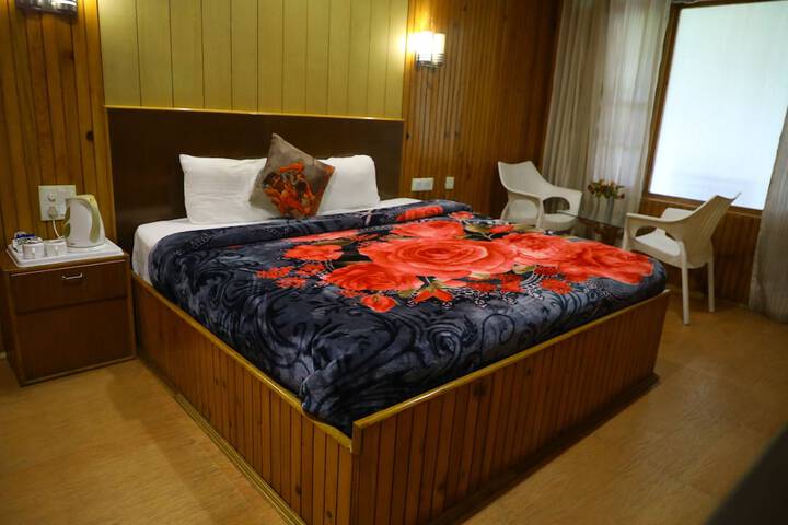 Room 4 of 43