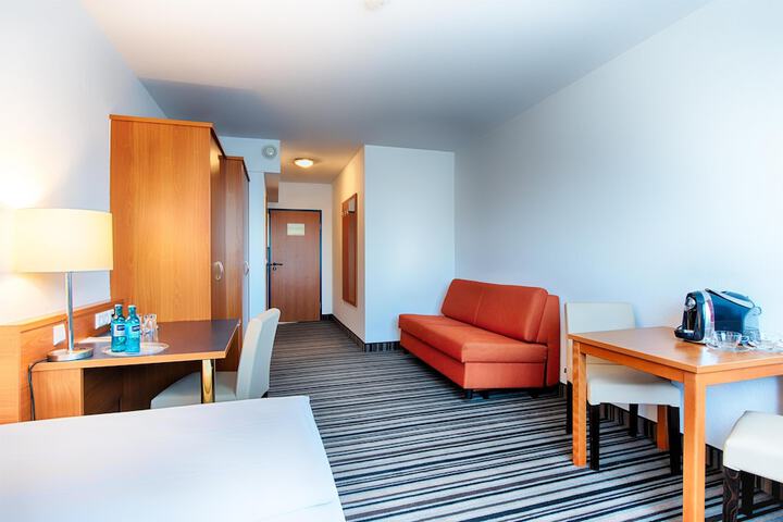 Room 39 of 61