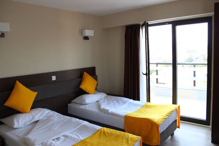Room 14 of 36
