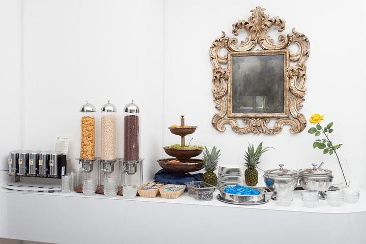 Breakfast/Coffee Service 27 of 44