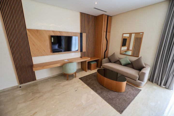 Room 7 of 24