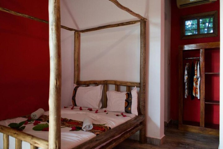 Room 29 of 77