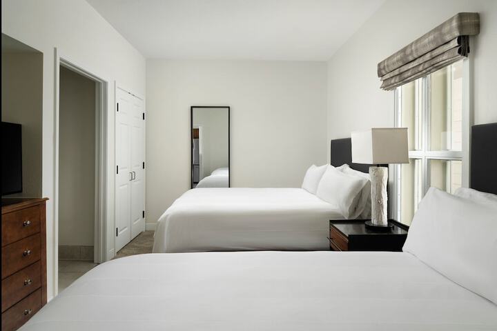 Room 5 of 38