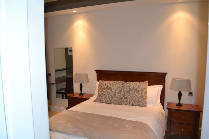 Room 6 of 94