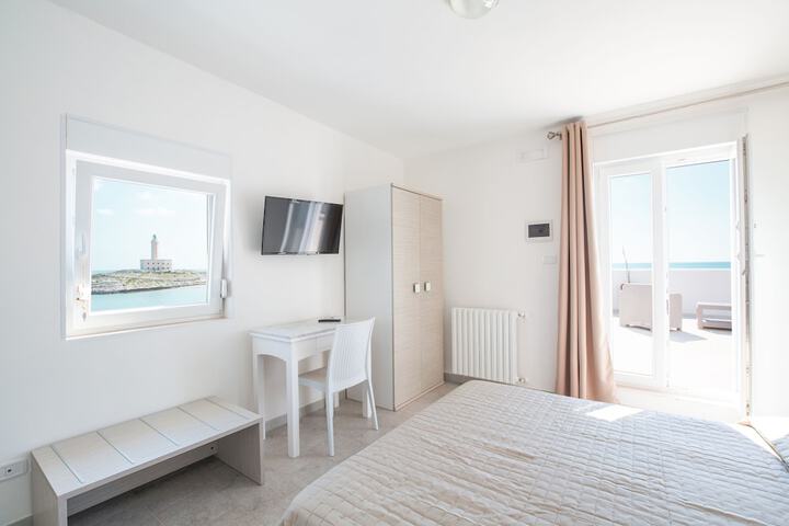 Room 4 of 56