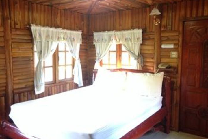 Room 6 of 13