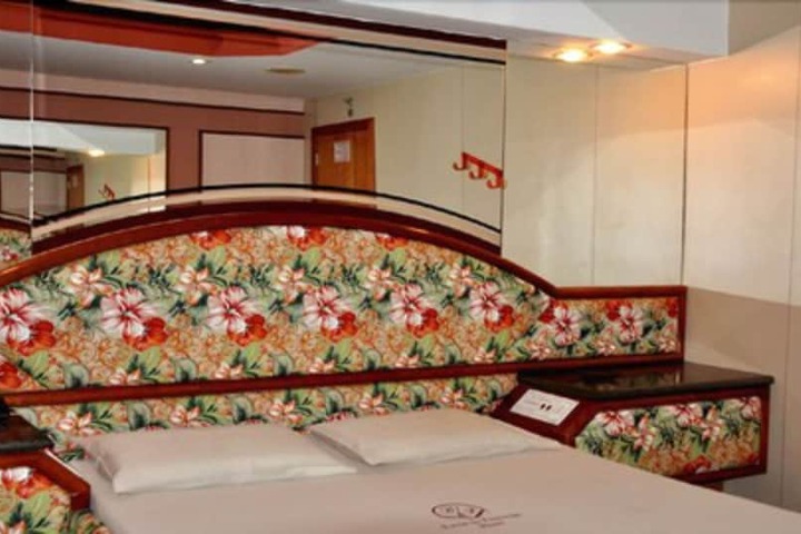 Room 8 of 34