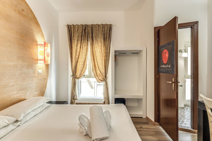 Room 70 of 121