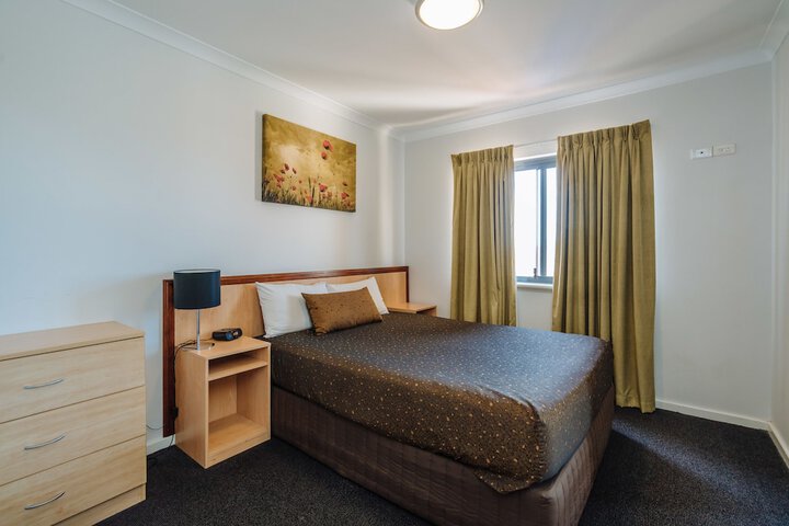 Room 5 of 37