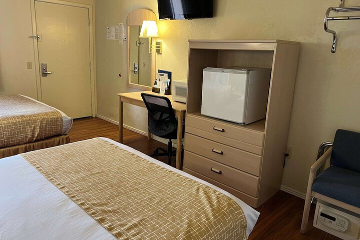 Room 21 of 36