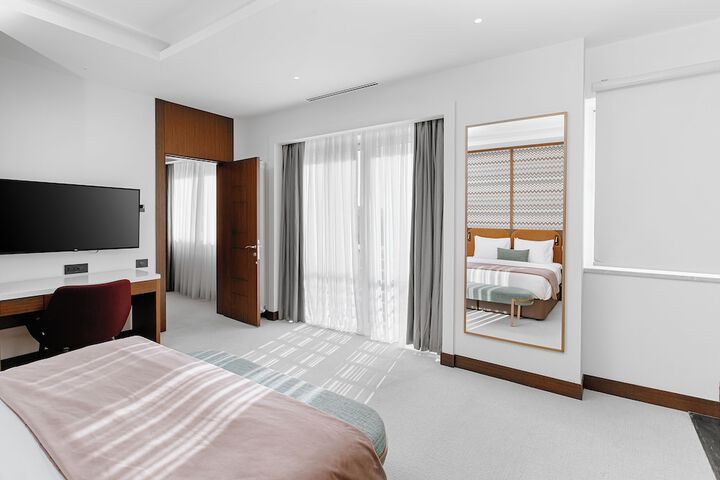 Room 37 of 129