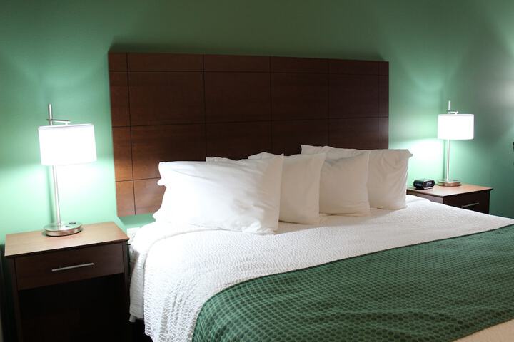 Room 8 of 32