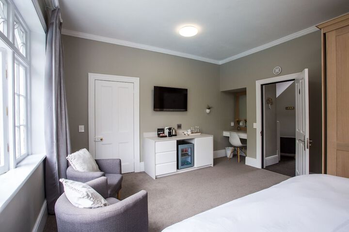 Room 11 of 35