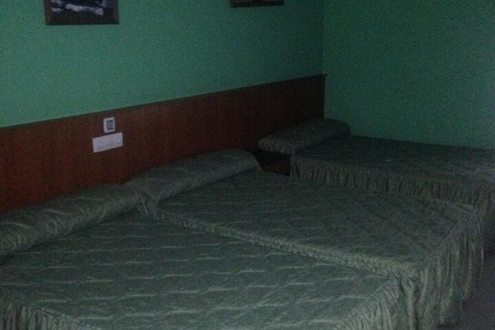 Room 10 of 42