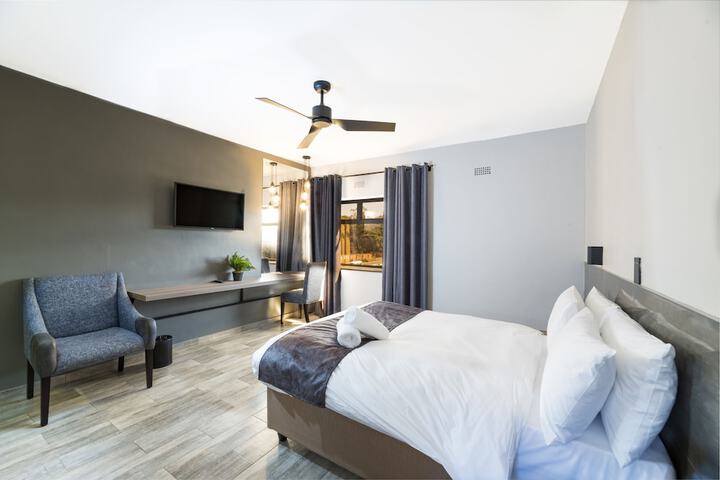 Room 4 of 26