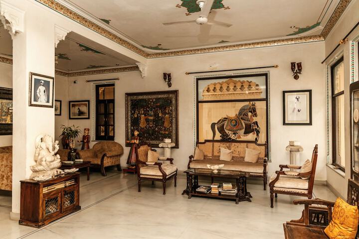 Entrance & Lobby