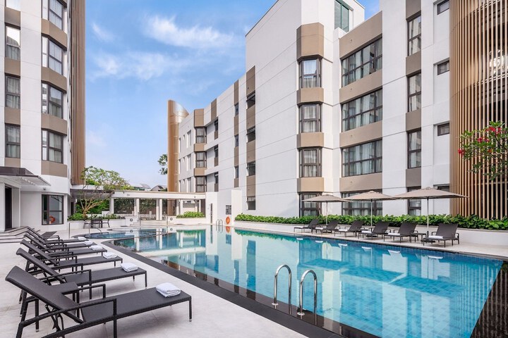Pools & Facilities