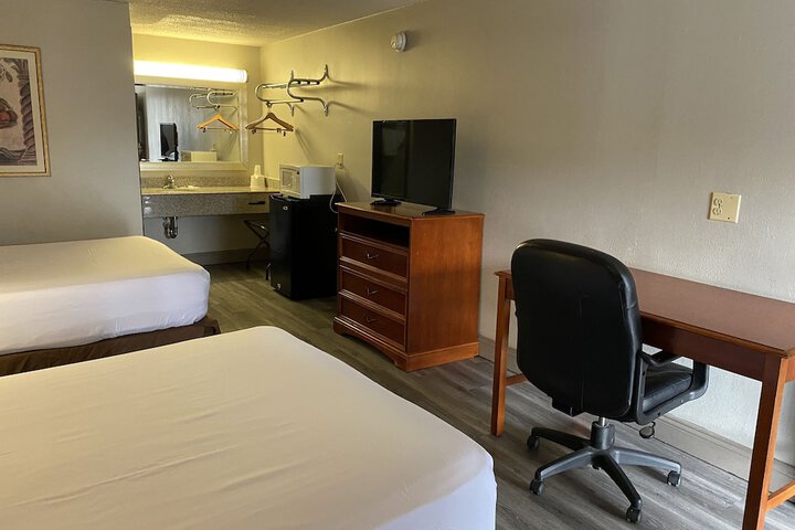 2 Double Beds (5 of 12)