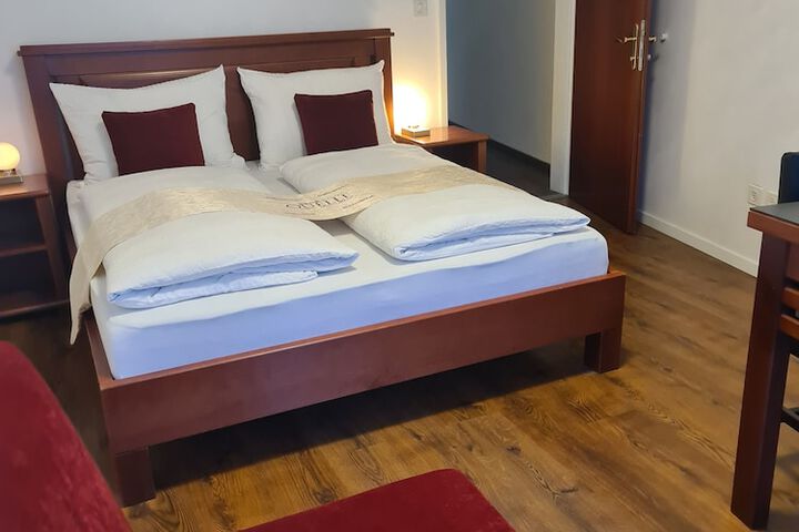 Room 35 of 266