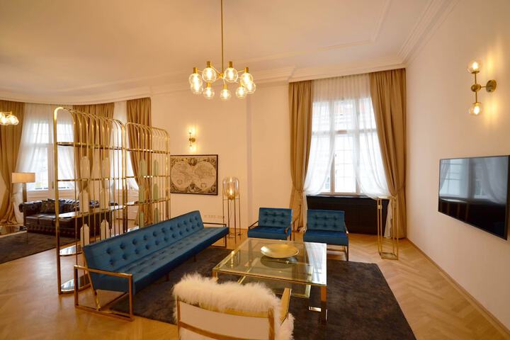 Room 32 of 49