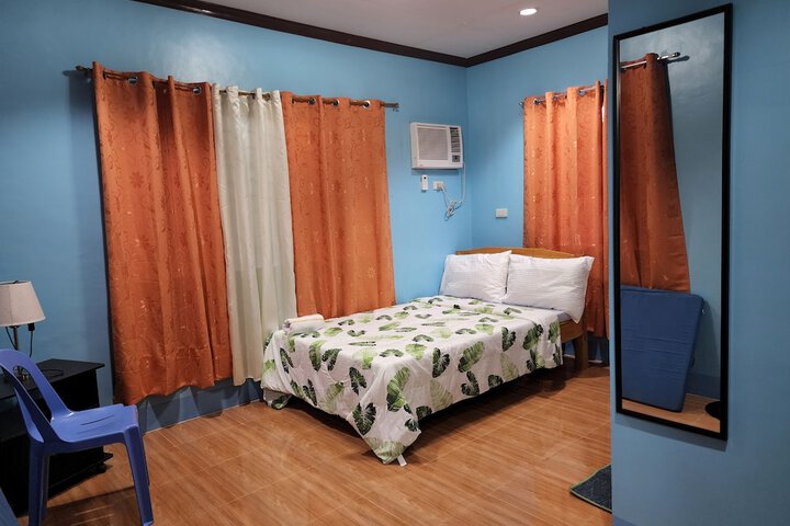 Room 9 of 19