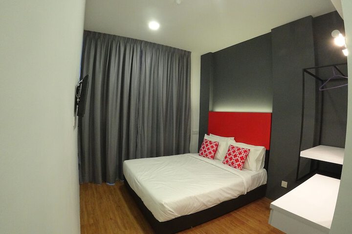 Room 3 of 13