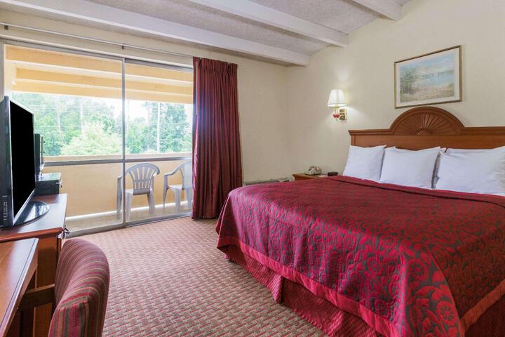 2 Queen Beds (16 of 16)