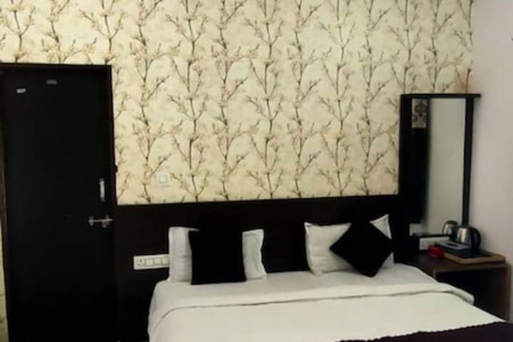 Room 5 of 29
