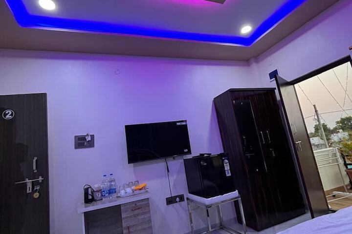 Room 2 of 12