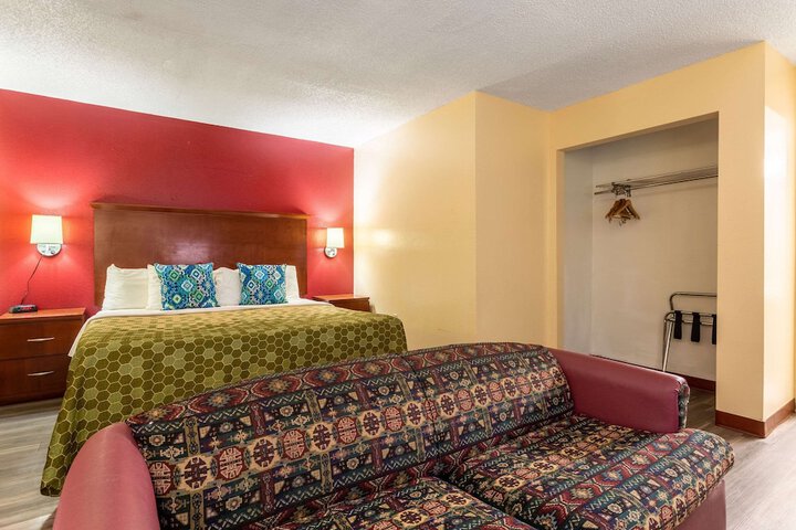 Room 15 of 22