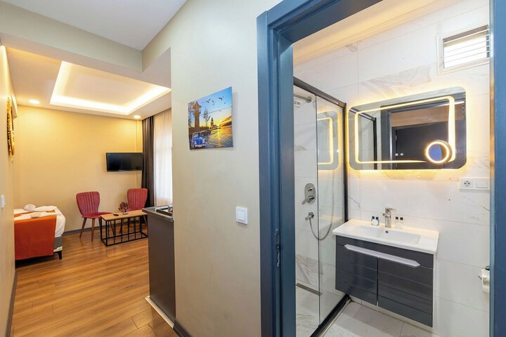 Room 15 of 73
