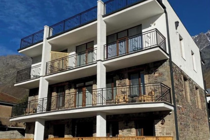 MOOD HOTEL KAZBEGI