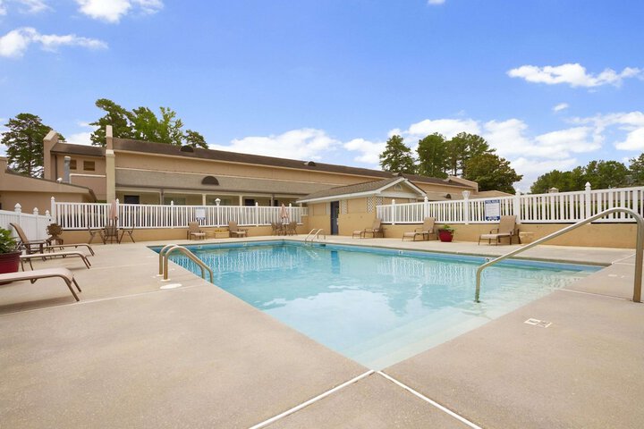Pool 9 of 10