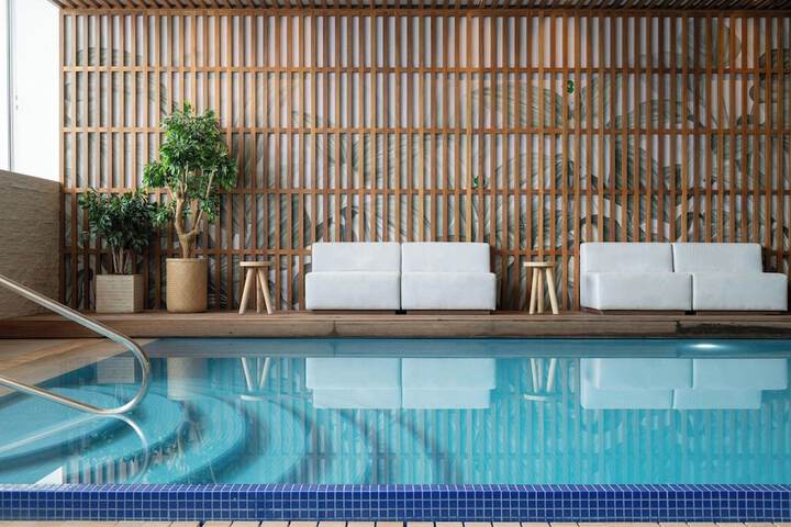 Pool 46 of 163