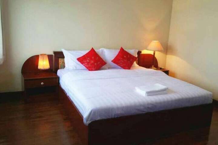 Room 8 of 37