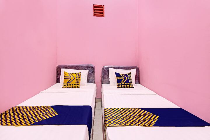 Room 14 of 33