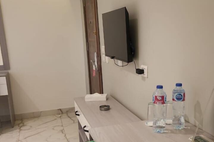 Room 30 of 85